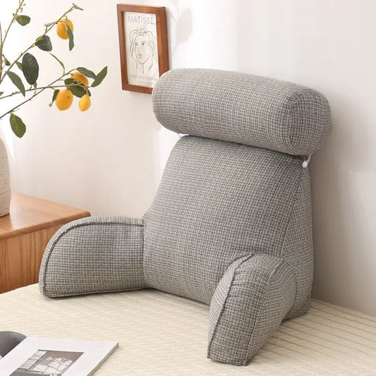 Découvrez le confort absolu pour vos moments de lecture grâce au coussin de lecture avec accoudoirs ! Cet accessoire pratique et ergonomique vous permet de maintenir une position confortable pour lire pendant des heures sans douleur ni fatigue.