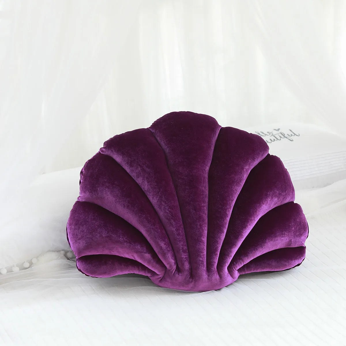 Coussin coquillage en velours, coloris violet