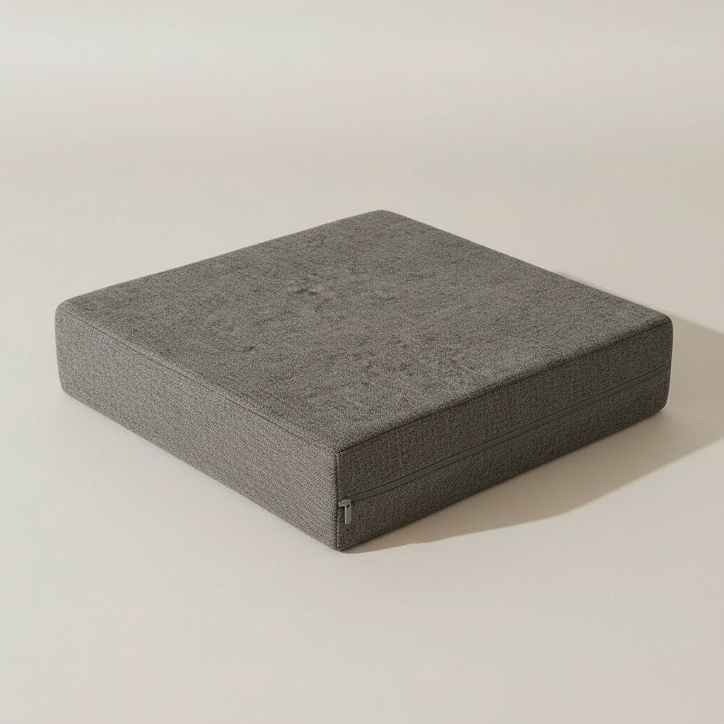 Coussin d'assise carré gris foncé en mousse, housse texturée, vue de trois quarts