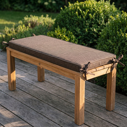 Coussin pour banquette d'extérieur marron, 3 cm d'épaisseur avec attaches, posé sur un banc de jardin en bois