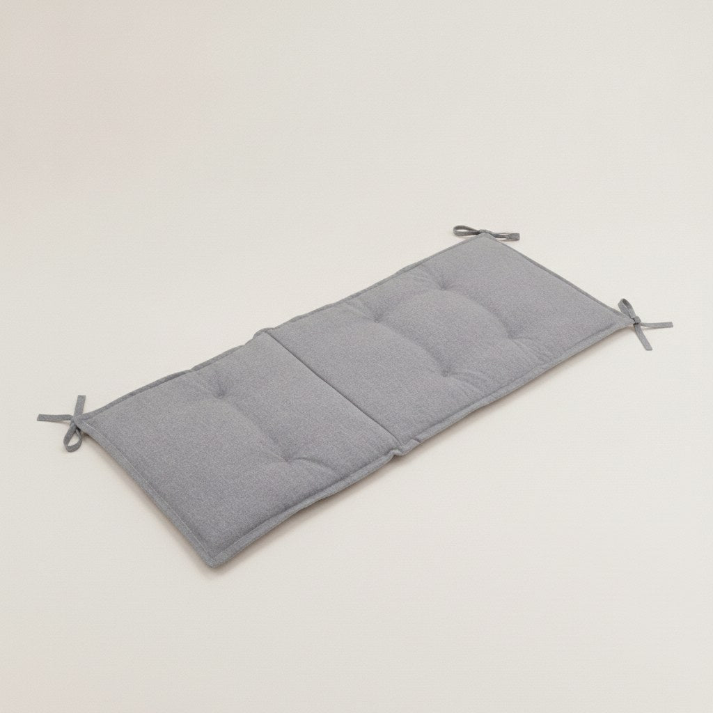 Coussin de fauteuil de jardin 48 x 120 cm gris déplié, capitonné, avec ses attaches
