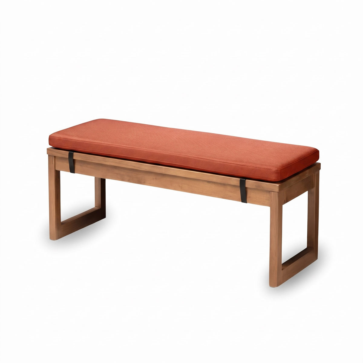 Coussin pour banc orange de 3 cm d'épaisseur sur un banc en bois