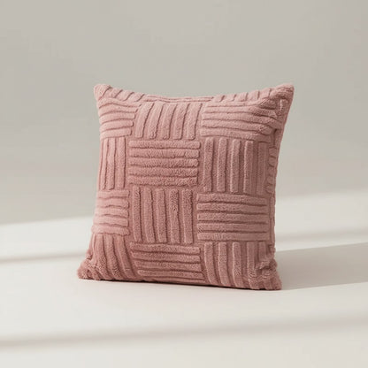 Housse de coussin rose poudré en peluche à motif tressé, 45 x 45 cm