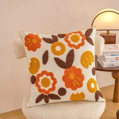 Housse de coussin fleurie brodée, motif fleurs orange