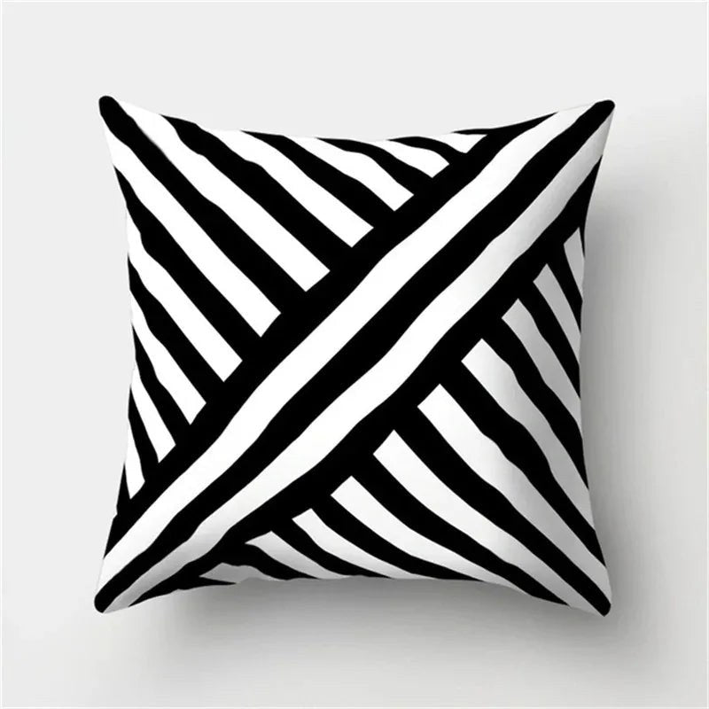 Housse de coussin noir et blanc 45 x 45 cm, motif rayures obliques